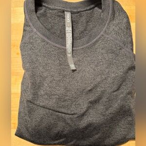 NWT Vuori Halo top with Dreamknit material